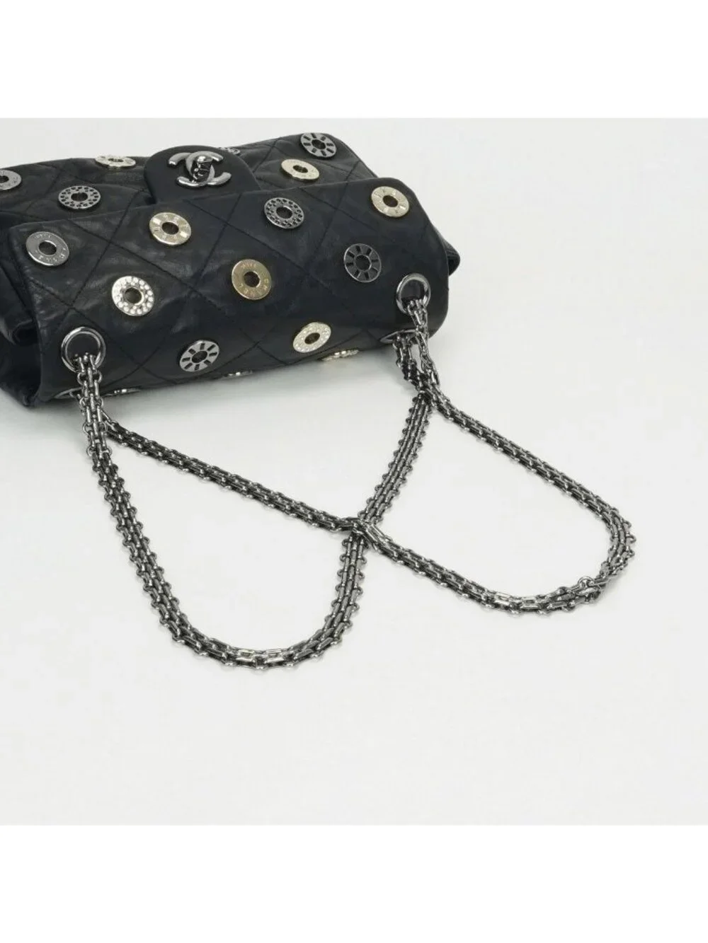 Chanel Quilted Shoulder Bag Calfskin Black Silver Chain Bag CC Logo Turnlock